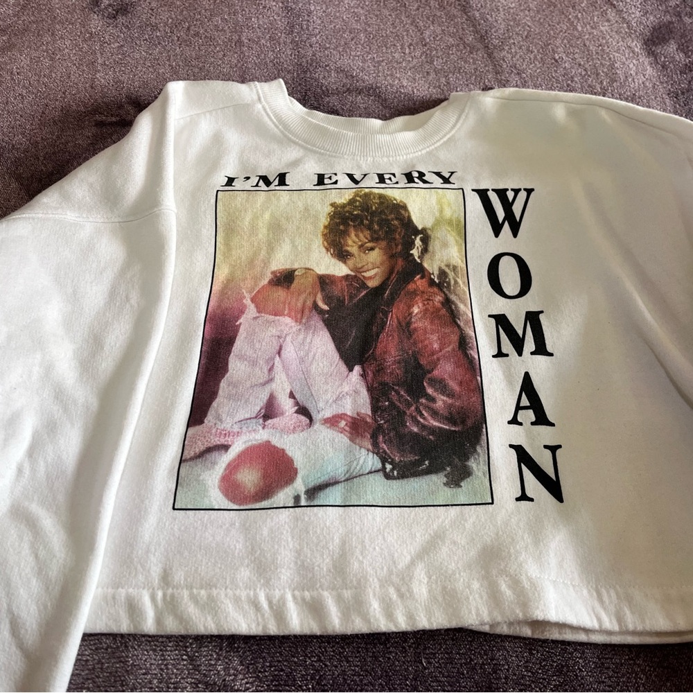 Whitney Houston I'm Every Woman' Graphic Cropped Sweatshirt